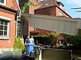  Ein Gartenhaus im Hang