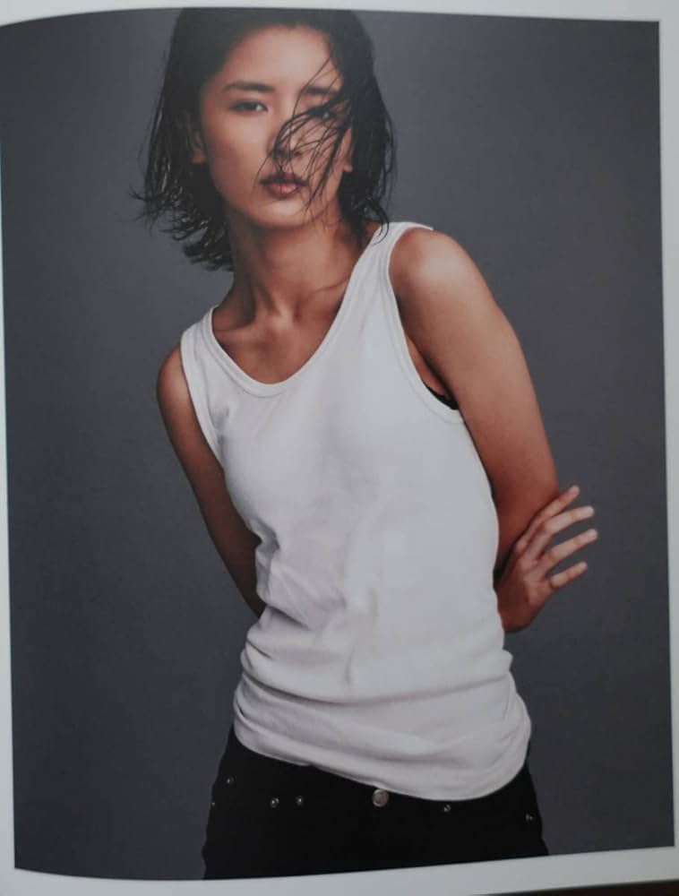 藤井萩花 Amazon.co.jp: 藤井萩花写真集萩花ujii Shuuka 限定版◇複数落札