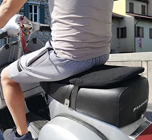 Auto Accessori Lupex Cuscino Per Sedile In Gel Per Moto E Sooter In 3D, Coprisella Copertura Sella, Coprisedile Regolabile Antiscivolo Traspirante E Flessibile, Misure 62 X 29 X 3 Cm - 3
