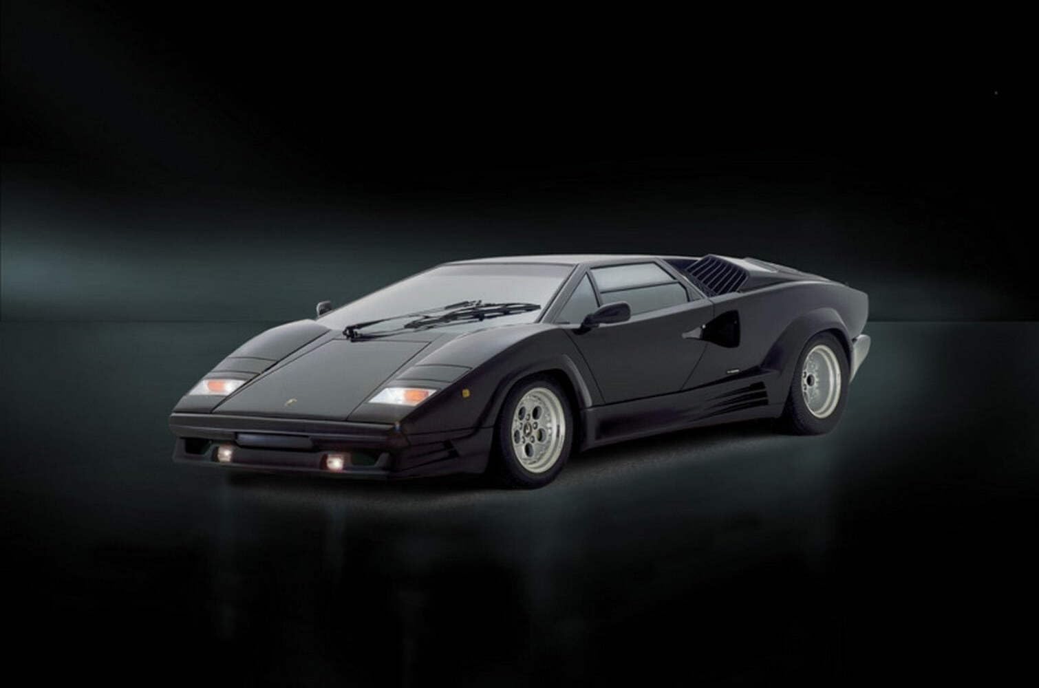 KIT DA MONTARE IN SCALA COMPATIBILE CON LAMBORGHINI COUNTACH 25mo ANNIVERSARIO KIT 1:24 ITALERI IT3684