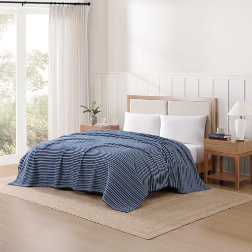 Image of Tommy Hilfiger - King Cotton Blanket, Fade Resistant Yarn-Dyed Cotton Bedding, Medium Weight Soft Blanket, Ideal for Layering, Oeko-TEX Certified (Blue)