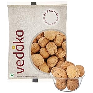 Amazon Brand – Vedaka Premium Inshell Walnuts, 500g