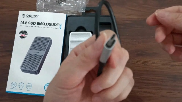 Box Esterno Per SSD NVMe M.2 ORICO M208C3-U4 - USB4.0 40Gbps, Alluminio, Supporta 4TB, Senza Disco