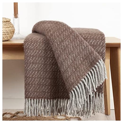 Arctic Ullfilt Saga – högkvalitativ vändbar pläd i scandi-design – 100 % ny ull med Woolmark-sigill – 130 x 200 cm – cappuccino