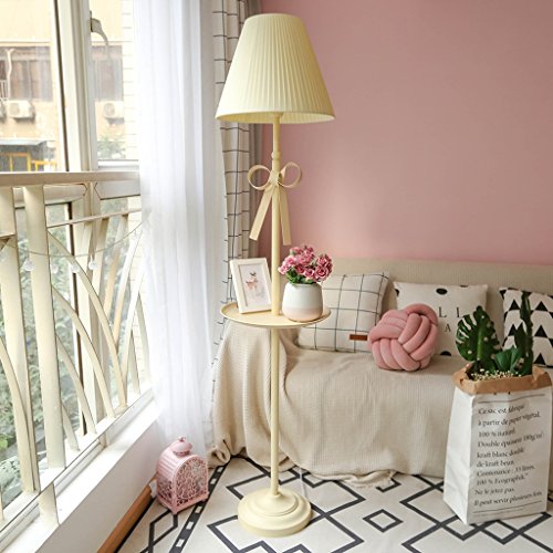 Lampadaire enfant rose 160CM avec étagère pour une chambre de fille douce et ordonnée