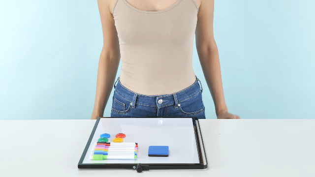 Lavagna Magnetica Adesiva A3 - Lavagna Bianca Cancellabile 40x30 Cm Con 3 Pennarelli, Per Cucina, Ufficio, Camera - Non Lascia Residui