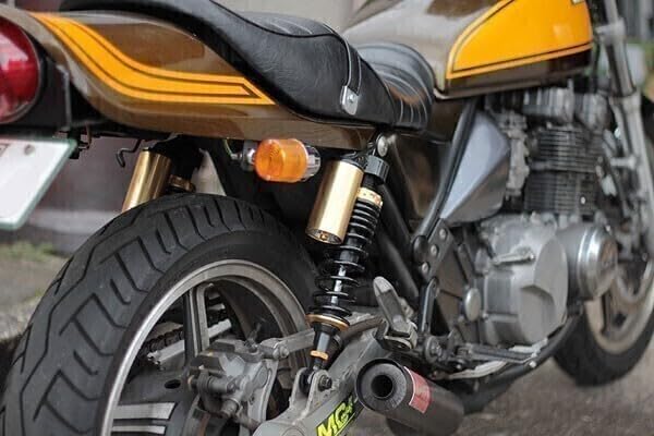 604 タンク別体 320mm リアサス ブラック × ブラック リア