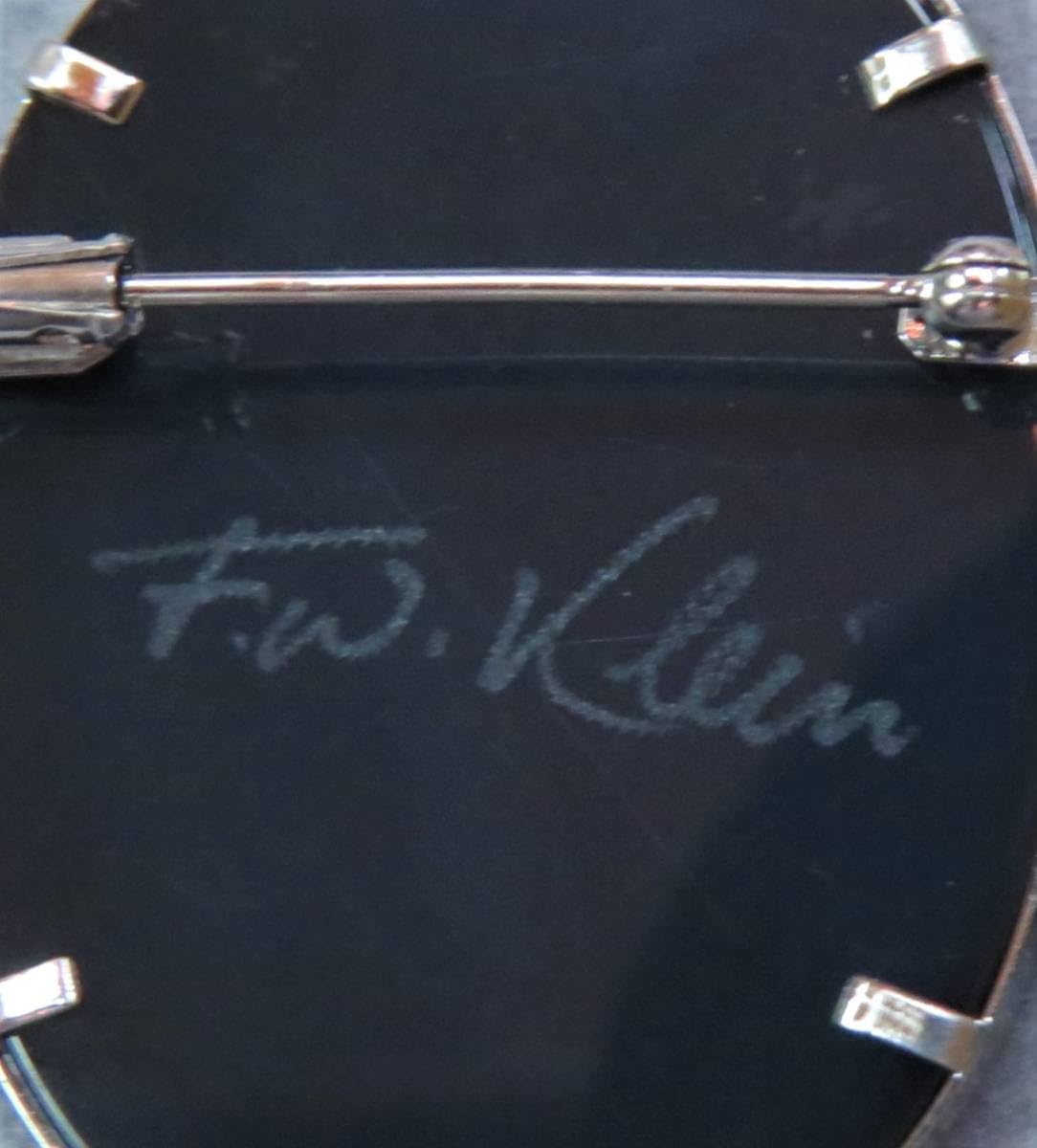 Amazon.co.jp: 高級カメオK18WG消費税ブローチブルー：メノウ