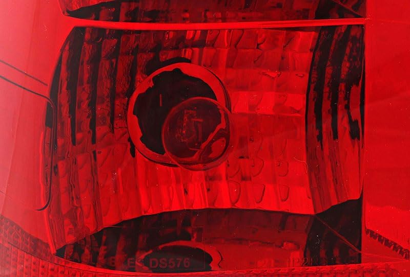 For Nissan Titan Outer Tail Light 2004 2005 2006 2007 2008 2009 2010 2011 2012 2013 Driver and Passenger Side Taillamp Assembly Replacement