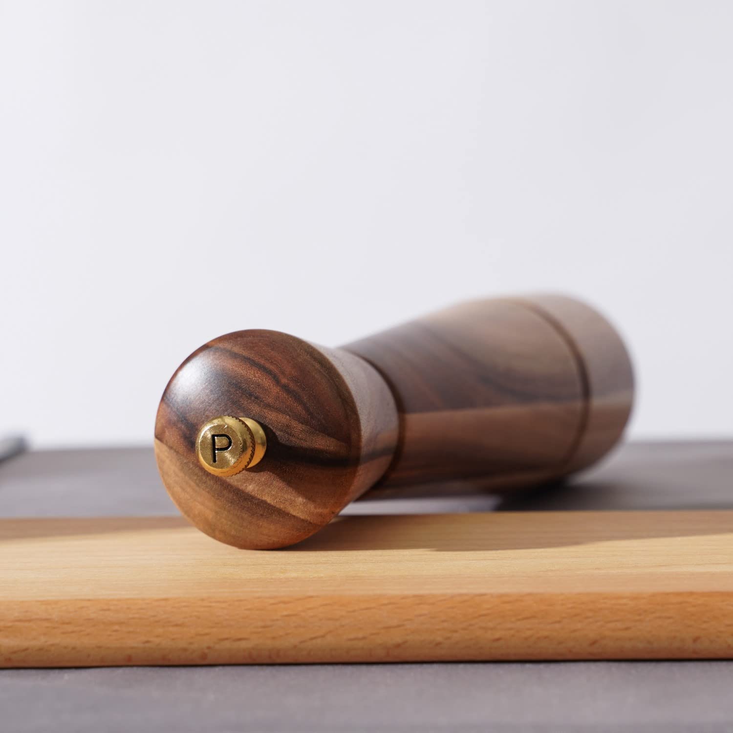 Molinillo de pimienta, molinillo de pimienta ajustable de acero inoxidable, madera de acacia, 27 cm de altura, DIÁMETRO inferior: 6 cm, (la bandeja NO está incluida)