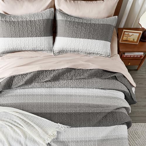 Andency California King Quilt Set - Dark Grey Lightweight Soft Quilt Cal King - Summer Bedspread California King Size - Bedding Coverlet for All Seasons (Includes 1 Quilt, 2 Pillow Shams) by Andency - Used condition - Image 7