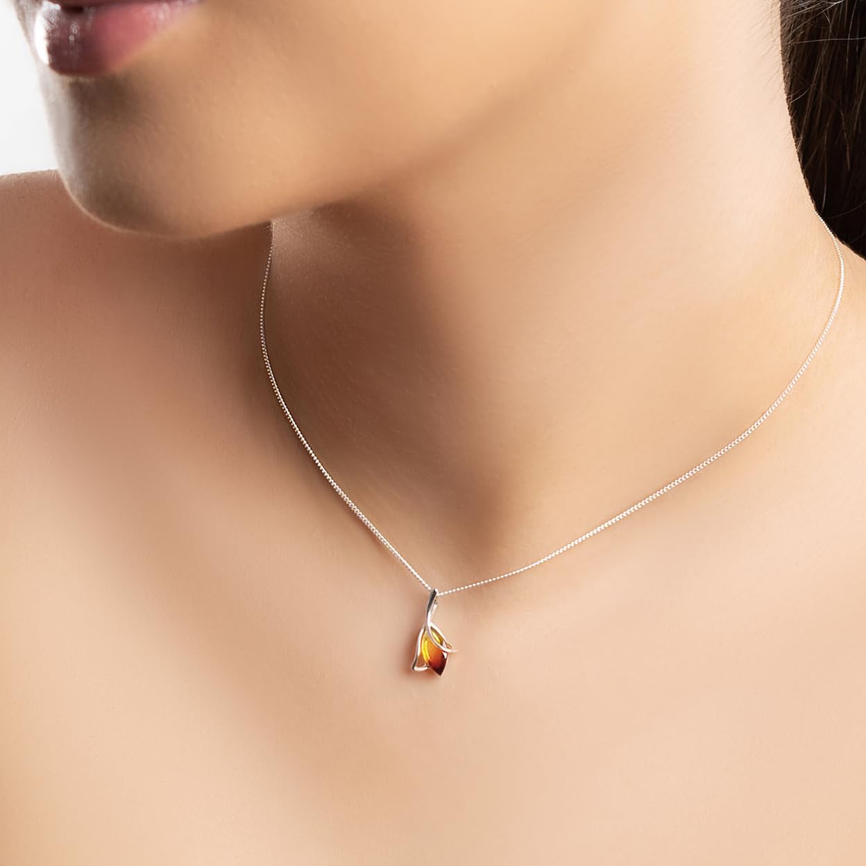 HENRYKA Collana in argento Sterling 925 con vera ambra baltica color cognac, accessorio per ciondolo, ipoallergenica, da donna, con scatola regalo