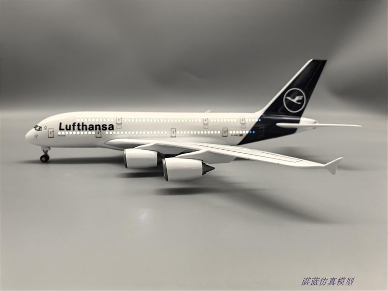 Modello Ridotto Aereo Aereo in Metallo Pressofuso da 36 Cm, Scala 1:200, for Lufthansa, Modello di Aereo Passeggeri for Airbus A380 con Ruote Aerei Modellini in Scala(No Light)