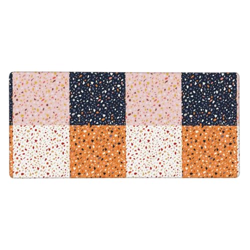 Tapis de souris grand format terrazzo pour créer un espace de télétravail design et ordonné