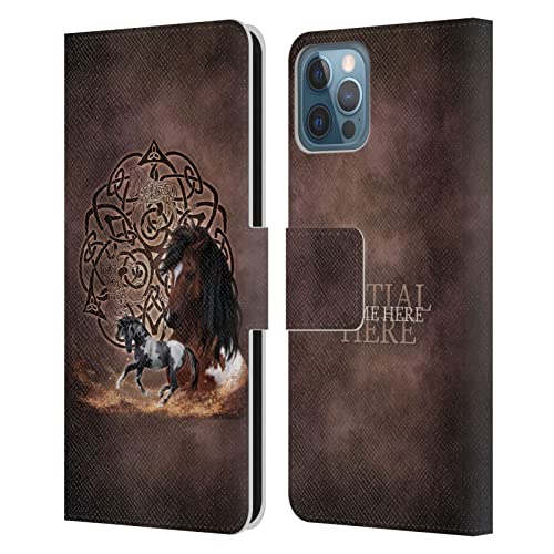 Protection cuir iPhone 12 Brigid Ashwood gravée initiales et motif artistique