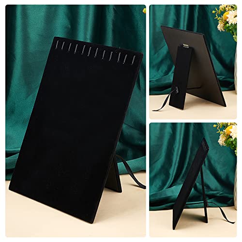 Stands pour bijoux et chaînes pour ranger son dressing moderne