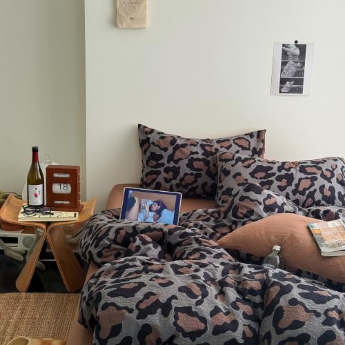 Image of VM VOUGEMARKET Leopard Duvet Cover Set,Twin XL(68 inchx90 inch),Muted Grey Leopard