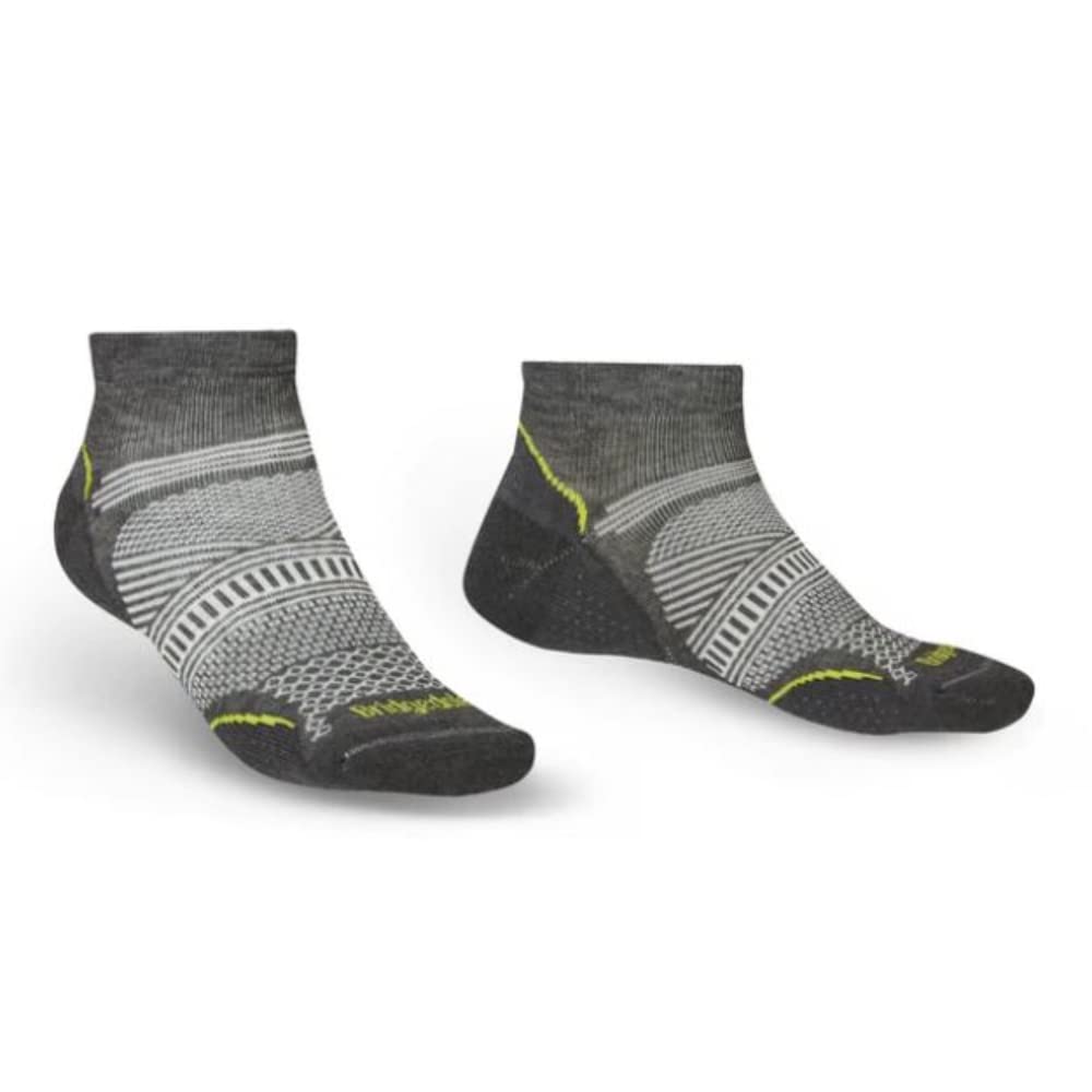 BridgedaleHIKE Ultralight T2 Coolmax Performance Low Men's Non Wool Hiking Walking Socks Y Heel Prevents Slippage Day Hiking in Warm Weather Moisture Control Anti Shock Cushioning