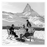 Kaffeerunde, im Hintergrund das Matterhorn, Schweiz, 1945 