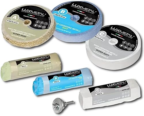 COME USARE LA PASTA ABRASIVA PER LUCIDARE? La pasta lucidatura Lux Metal è solida e secca dall'origine, la sua durezza è una caratteristica naturale. Le paste abrasive si fonderanno sul disco in rotazione. Per una perfetta applicazione della pasta lucidatura consigliamo la velocità di rotazione del disco a 2000/3000 giri/min. Applicare il panetto di pasta lucidante sul disco mentre gira finché non si sarà impregnato di abrasivo. Poi passare il disco sul particolare da lucidare.