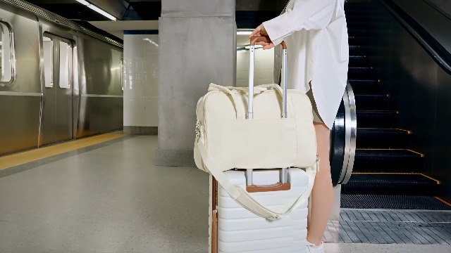 Watch CLUCI Travel Duffel Bag for Women on Amazon Live