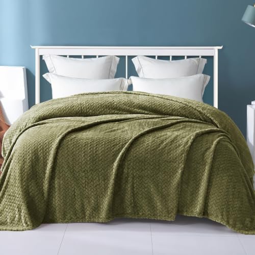 Image of Exclusivo Mezcla Soft Fleece Bed Blanket Twin Size, 60 inchx80 inch, Olive Green | Cozy Fluffy Lightweight Blankets for Summer, Decorative Plush Flannel Throws for Living Room, Bedroom with Leaves Pattern