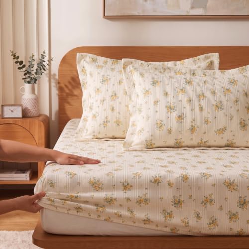 Image of VAS COLLECTIONS 240 TC Premium Fitted Bedsheet, Floral Printed King Size Elastic Deep Pocket Mattress Cover, Soft Breathable Bed Sheet for Bedroom, 72 x 78 + 10 Inches (183 x 198 + 25 cm) - Mustard