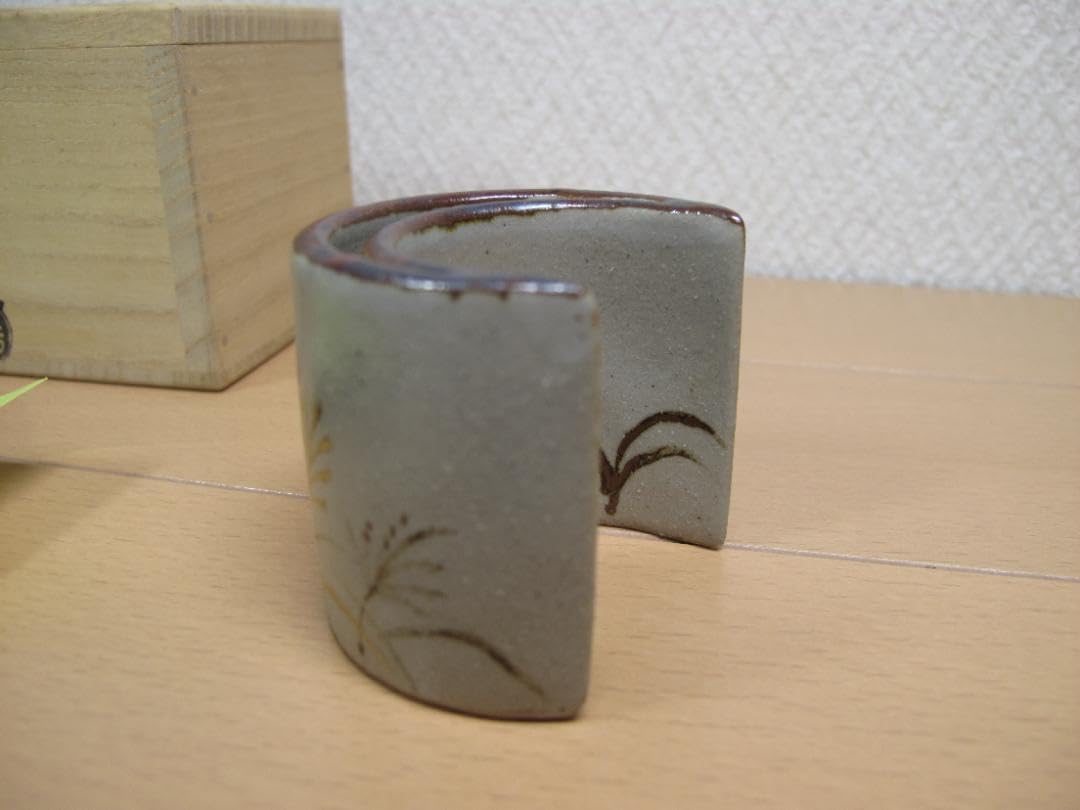 Amazon.co.jp: 茶道具 蓋置 屋島六万寺窯 三日月形に秋草の図 紀太隆志