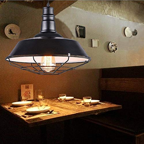 Plafonnier nostalgique réglable pour illuminer la table du restaurant