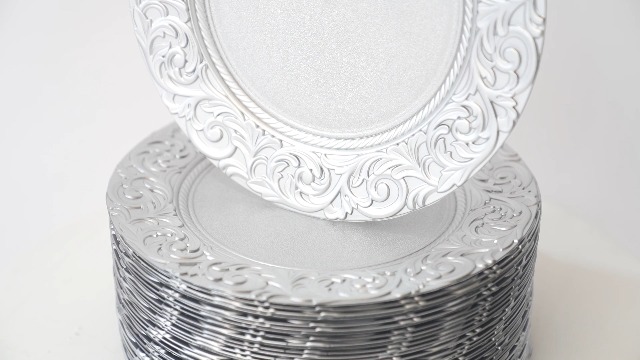 100 platos redondos plateados reutilizables de plástico miniatura 7