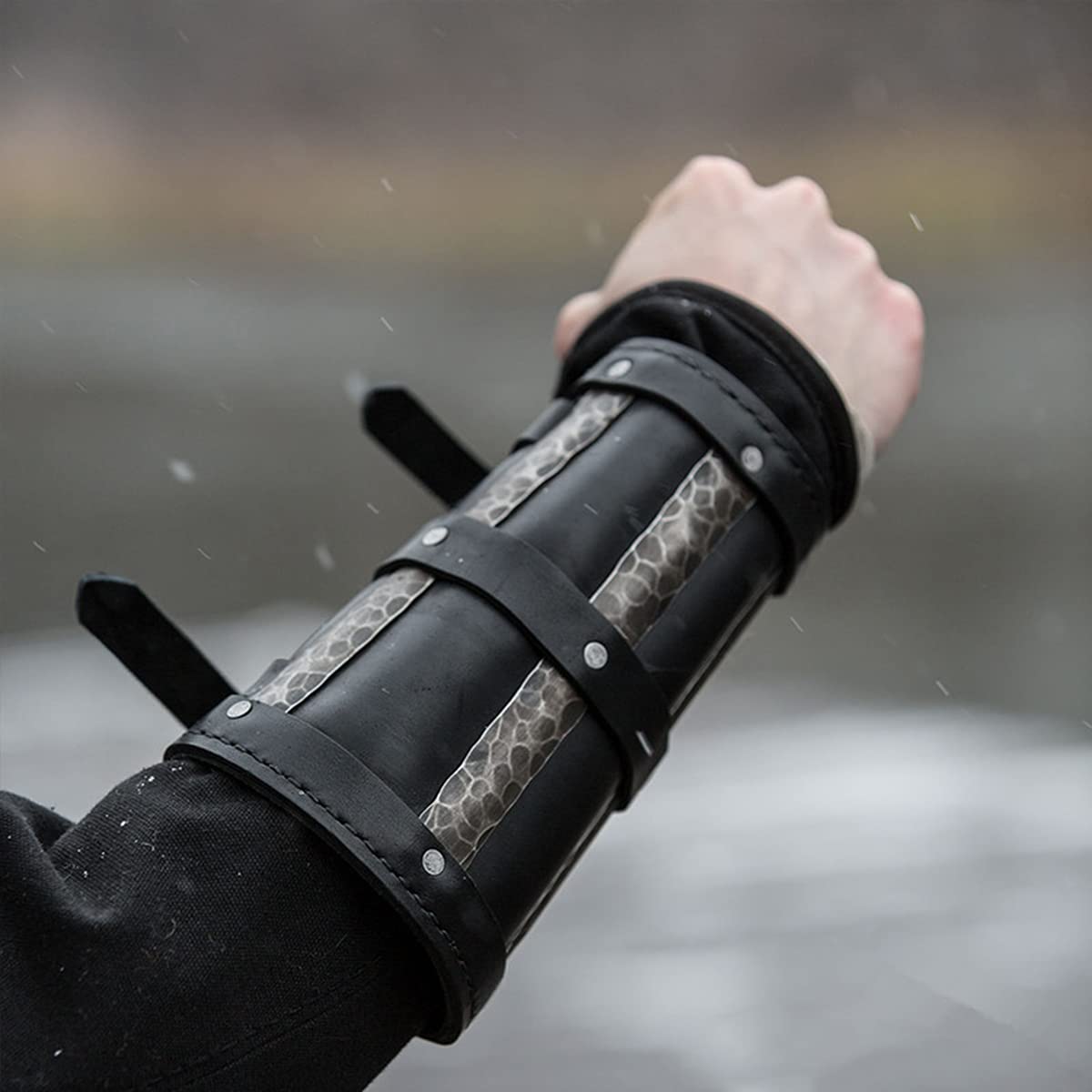 Keland 2 Piezas De Muñequeras De Cuero PU Vikingas - Guanteletes Medivales Ajustables Con Cordón, Protector De Antebrazo Para LARP, Cosplay, Disfraces Y Fiestas Temáticas