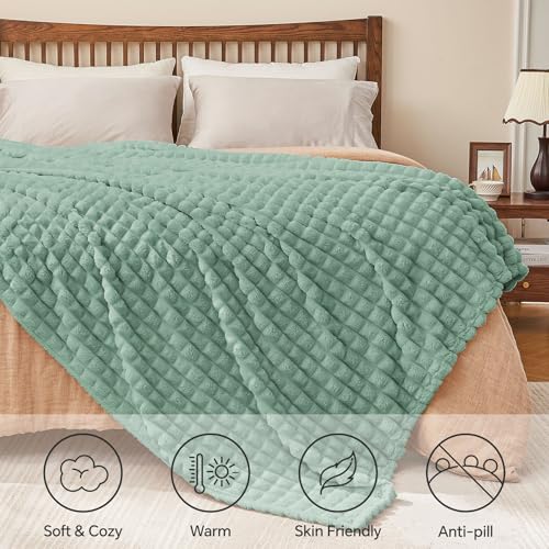 Image of BEDELITE 3D Checked Sage Green Fleece Throw Blanket for Couch, 50x70 Inch