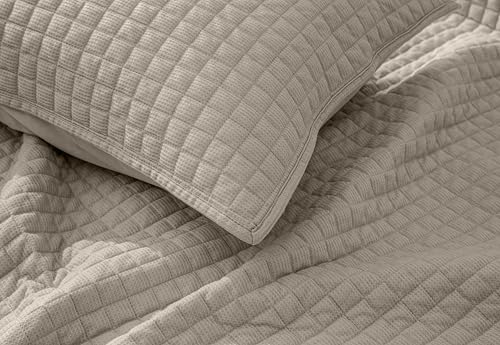 Image of Wonderful 3 Piece Waffle Weave Quilt Set Queen Size, Grey Lightweight Bedspread Coverlet for All Season, Ultra Soft Microfiber Bedding Set with 2 Pillow Shams, Waffle Pattern Quilted Design 94 inchx94 inch | Breathable & Cozy