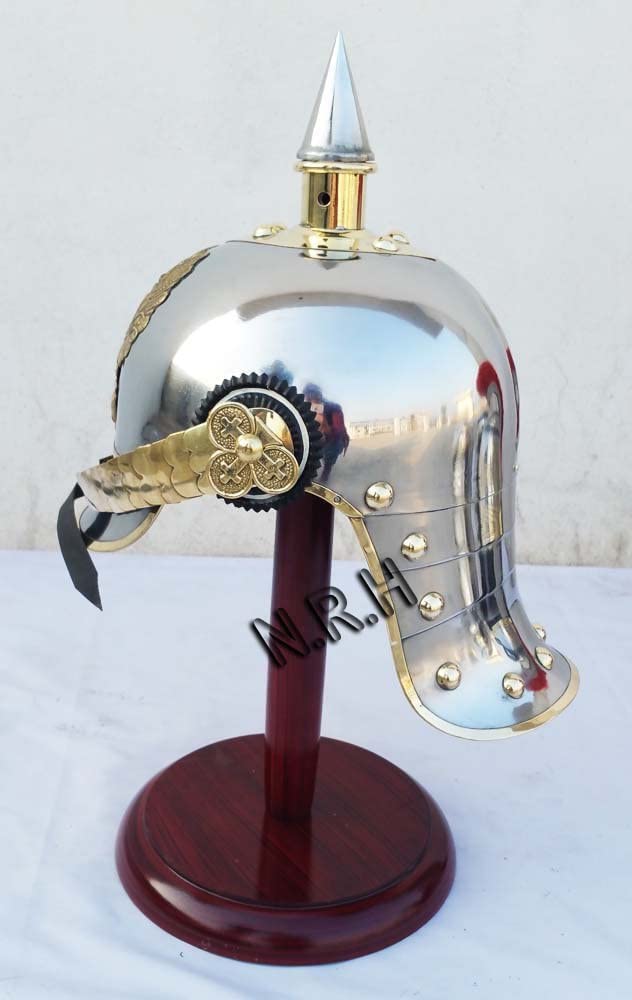 II wojna światowa niemiecka pruska stal i mosiądz Pickelhaube kask wojskowy oficer kolce kask