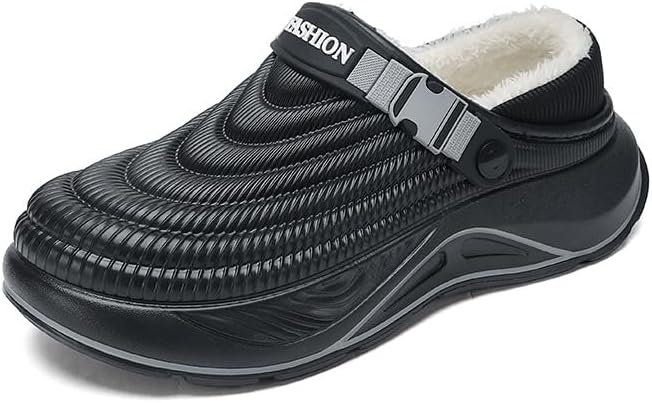 Winter thick-soled slip-on casual warm men's slippers. The inner lining is soft and warm. Suitable for both indoor and outdoor use.