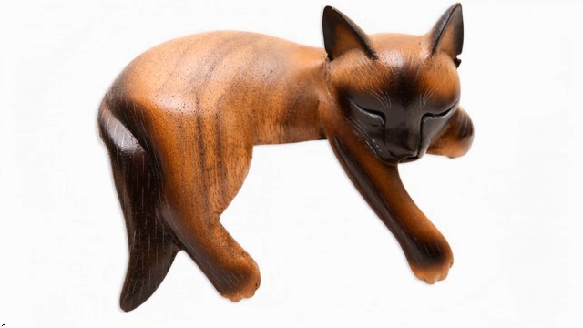 Estatuilla artesanal de madera gato siamés durmiendo miniatura 6