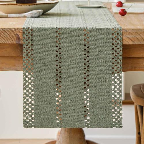 Avalune Camino de Mesa Moderno Verde Salvia Rustico Centro de Mesa Decorativo Salon Pequeño Estrecho Lavable Caminos de Mesa para Boda Fiesta Hogar Cocina Mesa de Comedor Decoración 30x140 cm