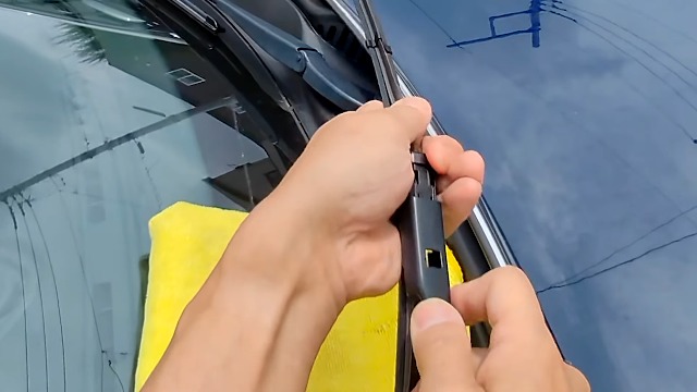 Amazon | BMW用 〈X1 (F48,U11)〉 AeroBlade ワイパーブレード 2本