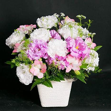 Amazon 名札 メッセージ ラッピング対応 お盆 お供え お悔み 生花 デザイナーおまかせお供えフラワーアレンジメント Mサイズ お盆 お彼岸 枕 花 法事 法要 四十九日 百箇日 一周忌 三周忌 七回忌 ご仏前 仏壇花 仏花 菊 和花メインと洋花メインが選べます Primeお