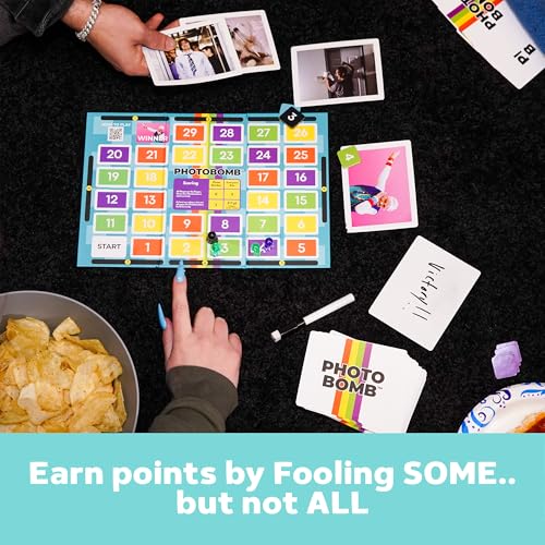 Photobomb, juego de mesa con 125 cartas de imagen y tablero, para 3 o más jugadores, edades desde 13 años miniatura 5