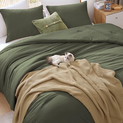 WRENSONGE Olive Green Queen Size Comforter Sets, 3 Piece Soft Fluffy Queen Comforter Set (1 Queen Comforter with 2 Pillow Shams) - Green Warm Breathable Bedding Comforter Set Suitable for Al