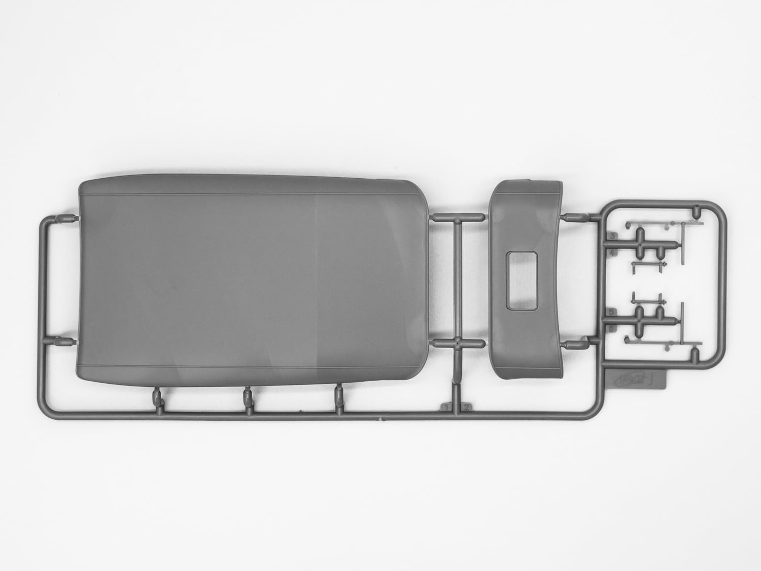 ICM 24012 – 1/24 Mercedes Tipo G4, Aperto Esecuzione, Gioco