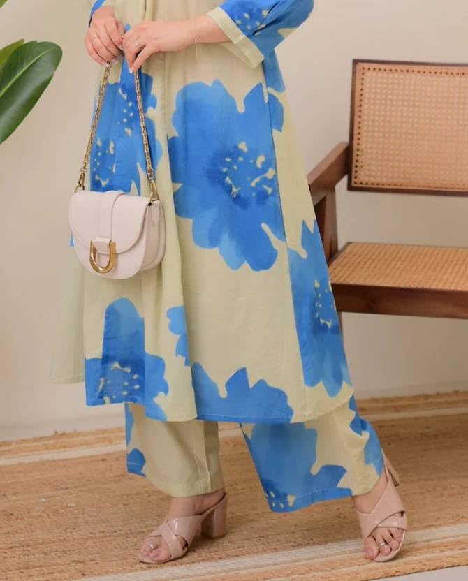 Image of Women Dark Green /Ligth Green /Chiku Viscose Rayon Kurti Pant Set
