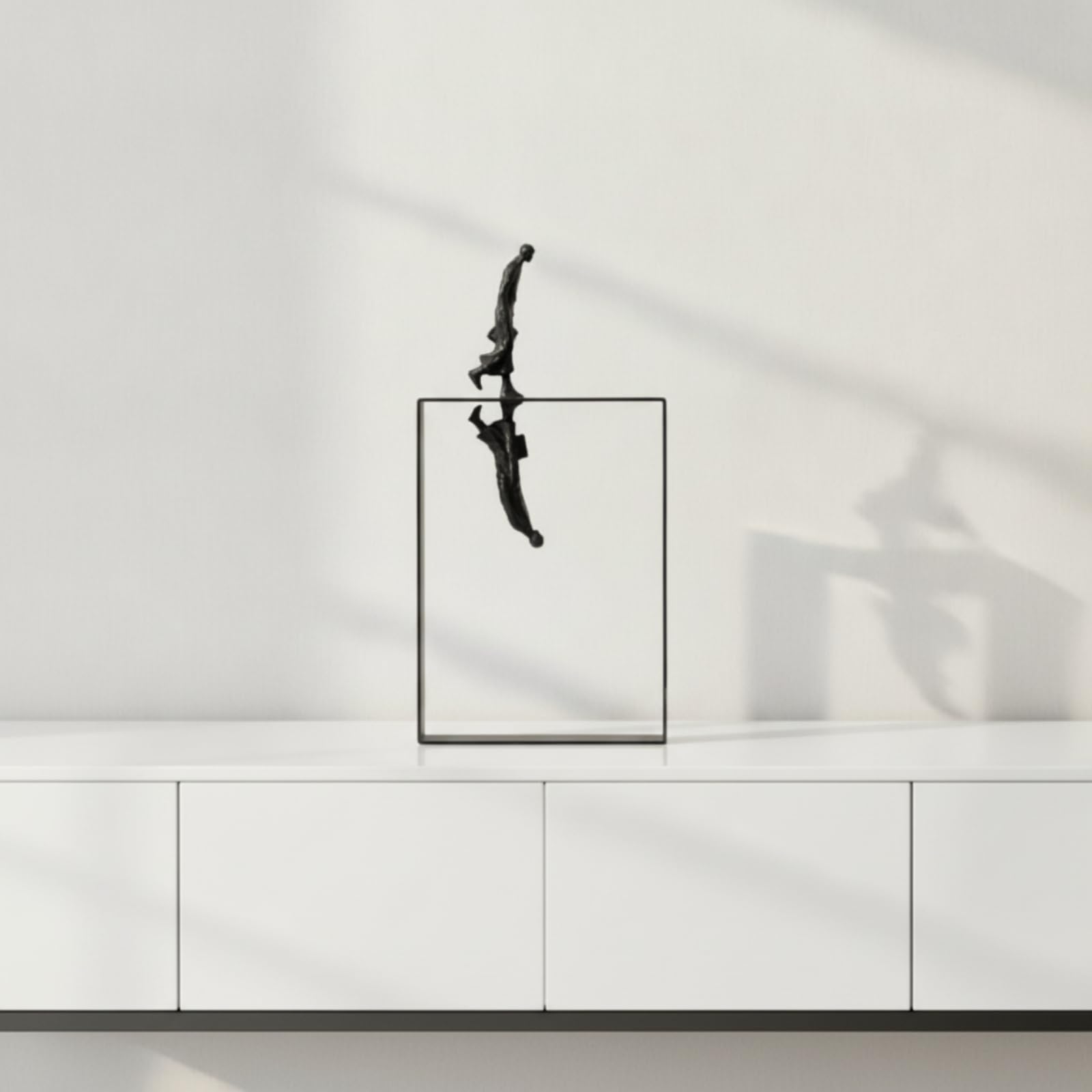 Scultura Figura Statua Soprammobile Decorazione Contemporanea Metallo Struttura Rettangolare Lega di Zinco Superficie Adatta per Librerie Mensole Tavolini