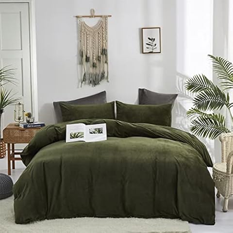 Houseri Velvet Olive Green Comforter Set King Fluffy Army Green Bedding Sets King Size Men Dark Green Micromink Sherpa Comforter Bedding Women Blackish Green Flannel Fuzzy Comforter Blanket Warm King Cover