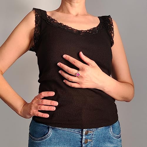 Anillo piedra fucsia para mujer en plata. Este anillo Solien tiene un cristal tallado en acabado cerámico muy original, además de ser un modelo ajustable - imagen 2