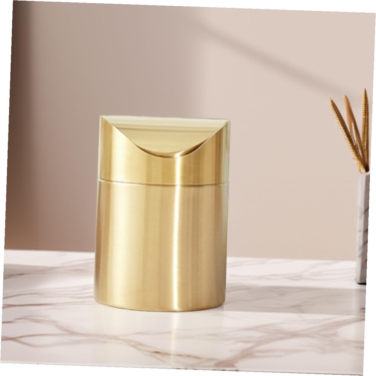 Goldener Kleiner Mülleimer aus Edelstahl mit Deckel für Tisch und Auto | Platzsparend, Druckdeckel gegen Gerüche, Kompakt für Reise und Unterwegs