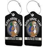 Faultier Hiking Team We Will There 7 Anhänger an einer Tasche, robust und sicher: Mikrofaser PU Leder Gepäckanhänger und verstärkte Edelstahlschlaufe, mit wasserdichter Ausweishülle. die an Ihrem Gepäck fest und sicher befestigt werden.