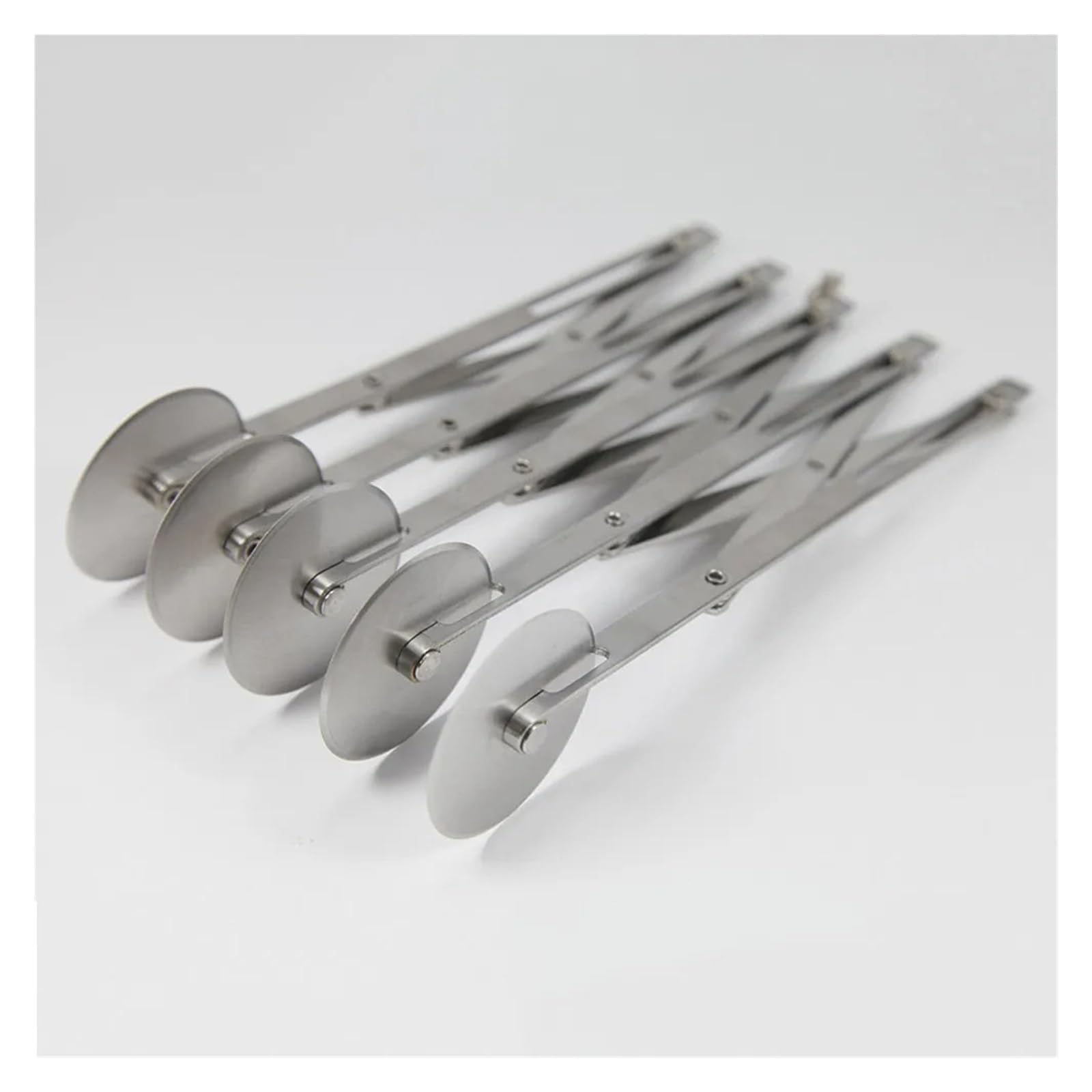 Taglierina multirotonda for pizza in acciaio inossidabile Ruote affilate regolabili Elettrodomestico da cucina Utensile taglio for cuocere la pasta