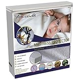 Probado y certificado. Protector de colchón de nueva generación. Certificado sin sustancias tóxicas. Con tratamiento antiácaros, antihongos, sin productos nocivos. Comodidad y seguridad certificada. Lavable a máquina hasta 60 °C y apto para secadora a baja temperatura. Certificado OECO-TEX 100.